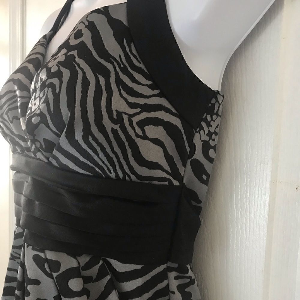Beautiful Snap Size 7 Halter Dress! - Picture 2 of 4